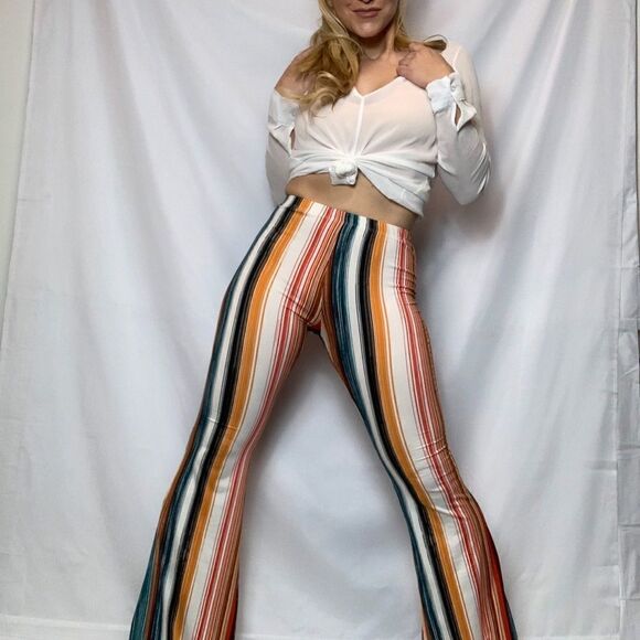 FASHIONOMICS STRIPE FLARE PANTS - Picture 4 of 7